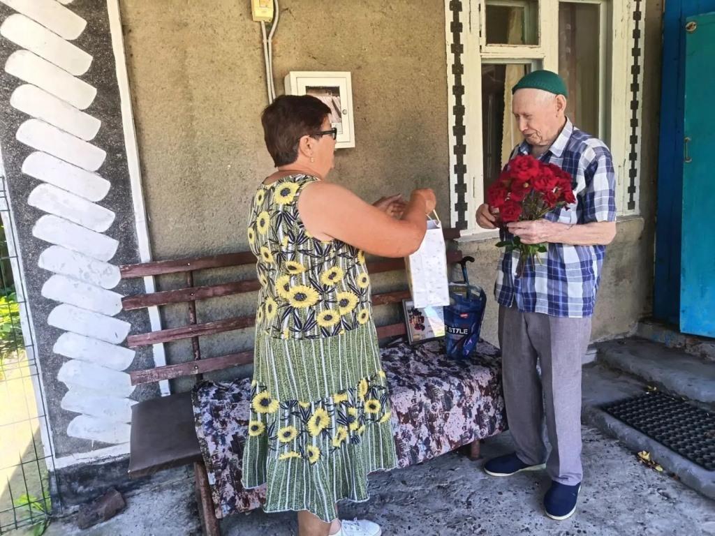 Не просто поздравления: как ТОС показывает, что каждый житель важен Не просто поздравления: как ТОС показывает, что каждый житель важен