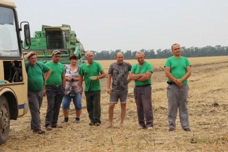 Агитбригада тбилисского районного Дома культуры выступила перед хлеборобами ПУ «Кавказ»