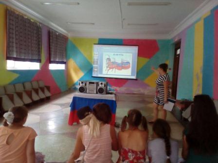 В Тбилисском районе отмечают День флага России