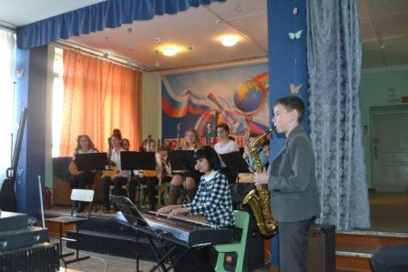 Тбилисские музыканты порадовали школьников своими выступлениями