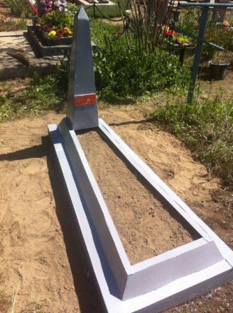 В Тбилисском районе обновляют таблички на могилах ветеранов