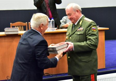 Тбилисские школьники встретились генерал – лейтенантом Константином Пуликовским