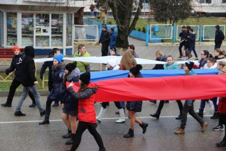 12 декабря 2016 года в День Конституции РФ в станице Тбилисской состоялась акция «Российская символика»