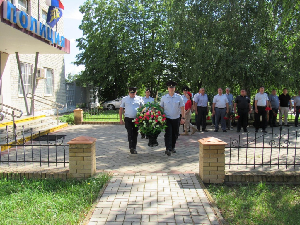Тбилисские полицейские почтили память погибших сотрудников при выполнении служебного долга