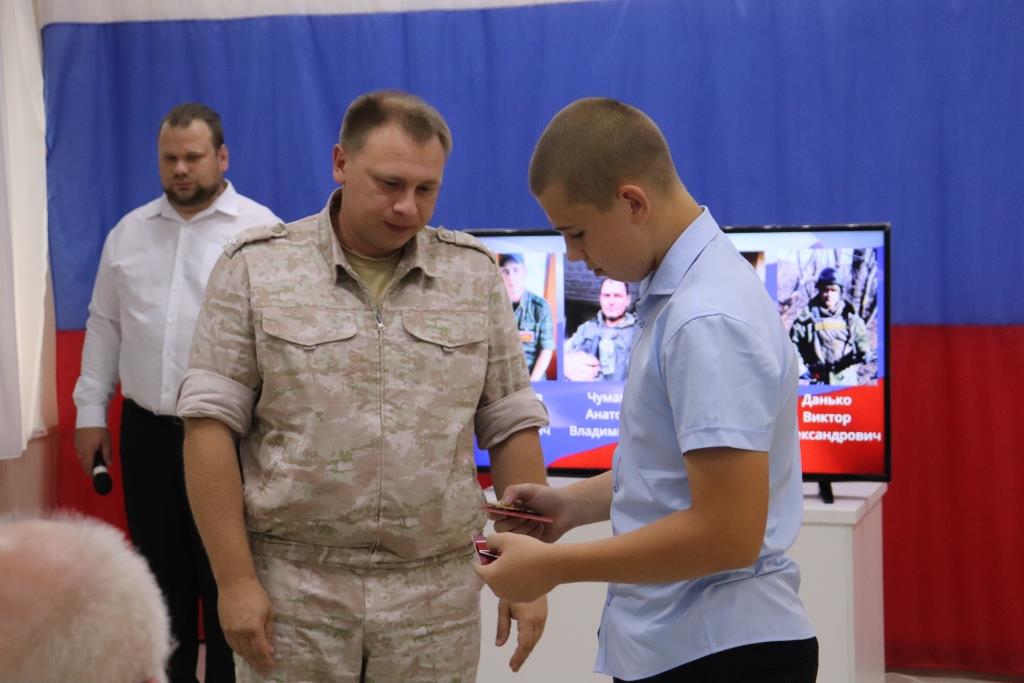 В Тбилисском районе передали награды семьям героев
