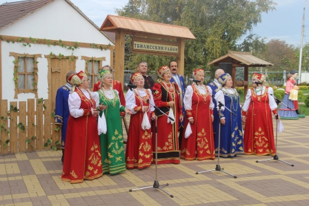 В единый день голосования артисты дарят тбилиссцам хорошее настроение