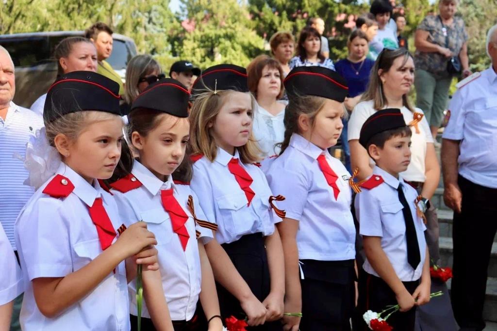 Аллею Героев СВО открыли в хуторе Марьинском Аллею Героев СВО открыли в хуторе Марьинском