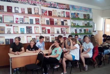 Библиотека провела слайд-викторину «Овеянные славой символы России» Библиотека провела слайд-викторину «Овеянные славой символы России»