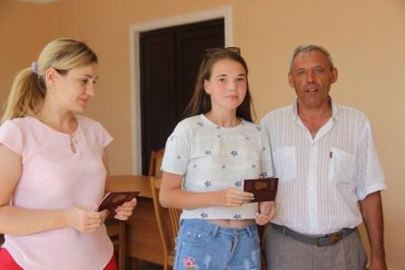 10 августа 2017 года в зале районной администрации состоялась торжественная церемония вручения паспортов 
