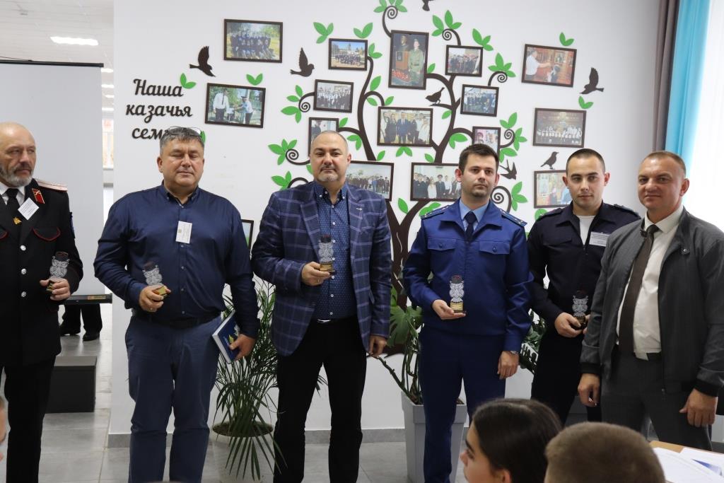 В районе прошел первый муниципальный интеллектуальный турнир казачьей направленности «Игры разума. Здоровый образ жизни»