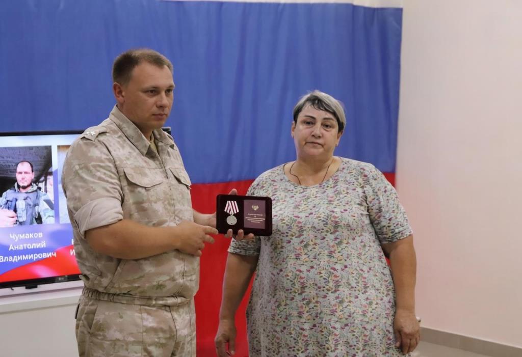 В Тбилисском районе передали награды семьям героев В Тбилисском районе передали награды семьям героев
