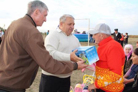 Яркий праздник прошел в поселке Терновом 