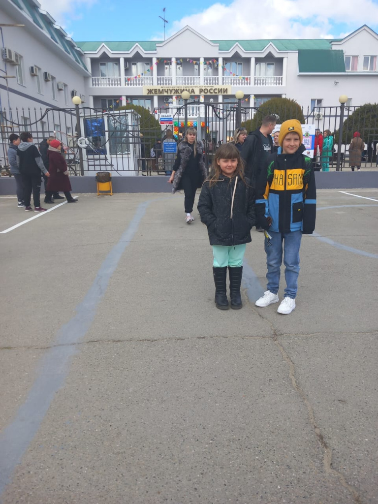 Дети Тбилисского района направились на санаторно-курортное лечение