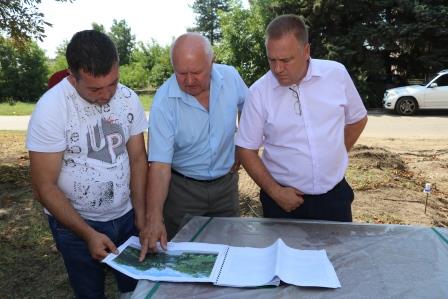 В станице Ловлинской началась реконструкция мемориала