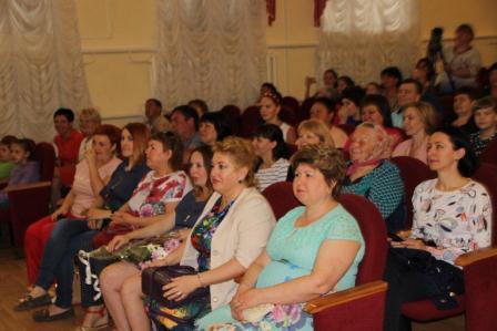 Стиляжный выпускной состоялся в Тбилисской