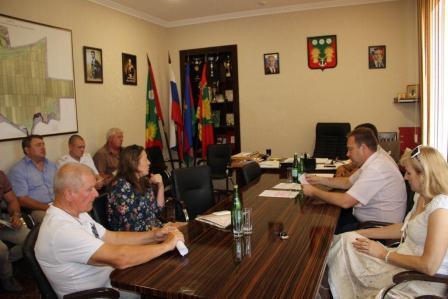 В Ванновском поселении прошел выездной прием граждан