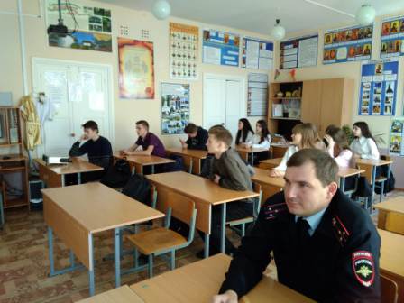 Mобильный консультационный пункт «Твой выбор» продолжает свою работу