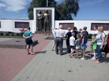 Ловлинские школьники посетили с экскурсией Ванновское поселение