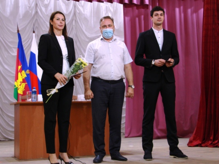 Депутаты седьмого созыва провели первую сессию Совета