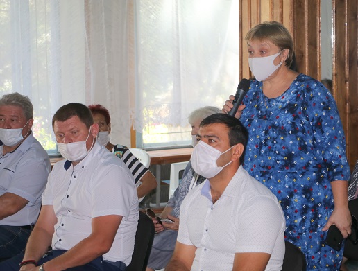 Глава района ответил на вопросы жителей поселка Октябрьского