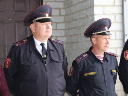 В Тбилисском районе сотрудников отдела вневедомственной охраны поздравили с праздником