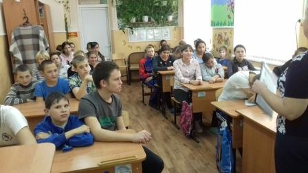 Для воспитанников школы-интернат провели видео – экскурс «Женщина, казачка, мать»