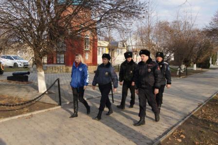 В Тбилисском районе патрулируют памятники 