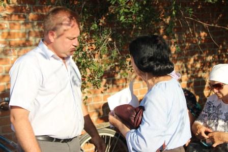 Глава района встретился с жителями хуторов Песчаного поселения