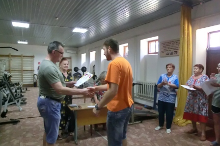 В клубе «Успех» прошли соревнования по настольному теннису