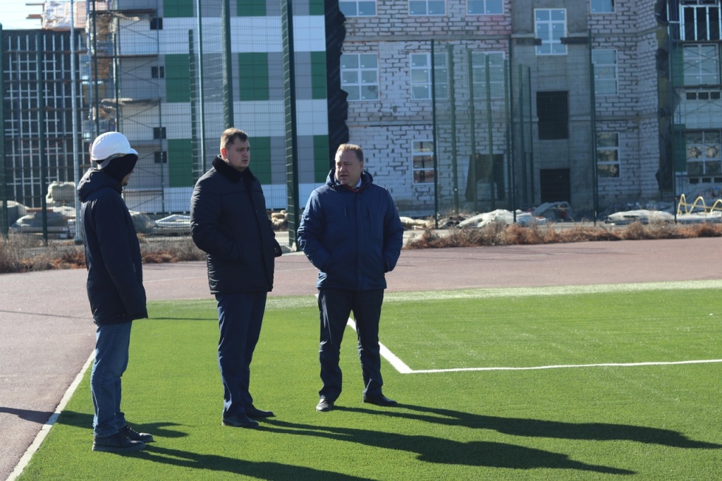 Глава Тбилисского района посетил строящуюся школу