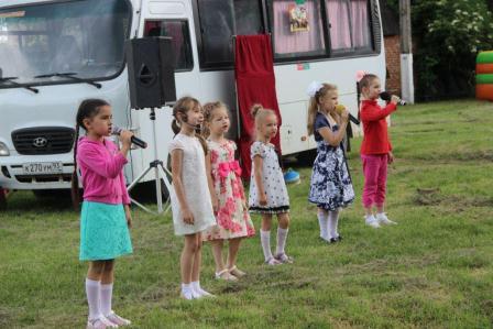 В Тбилисском районе заработали 19 дворовых площадок