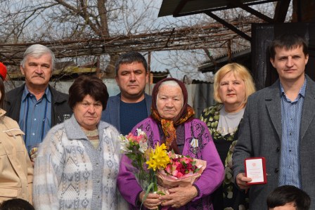 Труженики тыла получили награду ко дню празднования 75-летия Великой Победы