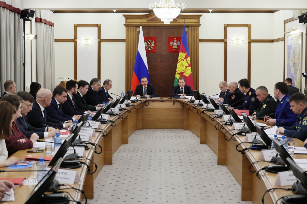 В Краснодаре обсудили вопросы защищенности учебных заведений региона В Краснодаре обсудили вопросы защищенности учебных заведений региона