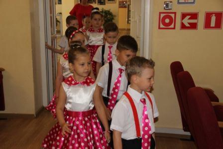 Стиляжный выпускной состоялся в Тбилисской