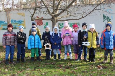 В детском саду «Родничок» стартовала акция «Птицы Кубани. Поможем птицам зимой»