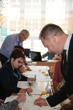 Глава Тбилисского района вместе с семьёй проголосовал на выборах