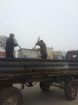 В Тбилисском районе прошел еженедельный субботник