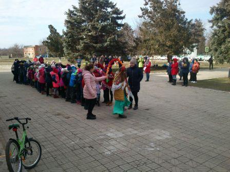 В Ловлинской отмечают Масленицу