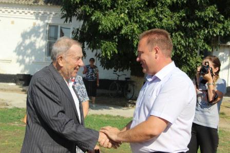 В первой школе открыли мемориальную доску Михаилу Сергеевичу Шкабардне