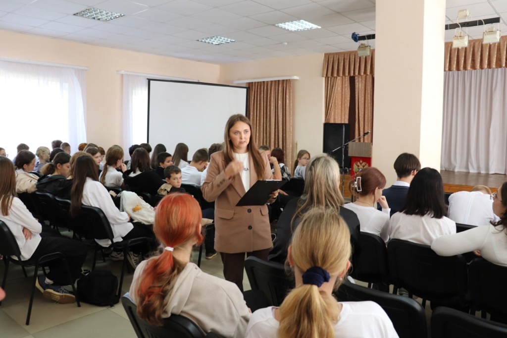 Во всех школах района проходят правовые лекции по теме «Закон в действии»