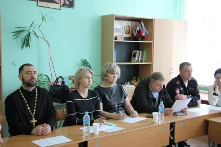 Выездное расширенное заседание комиссии по делам несовершеннолетних 
