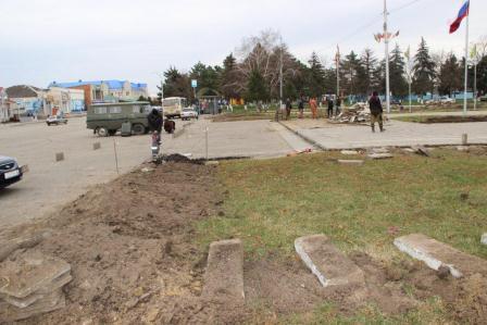 В Тбилисском районе реконструируют главную площадь
