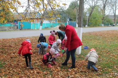 Дошколята выращивают саженцы каштана