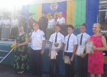 В пятой школе состоялась торжественная линейка, посвященная 80-летию образования Краснодарского края