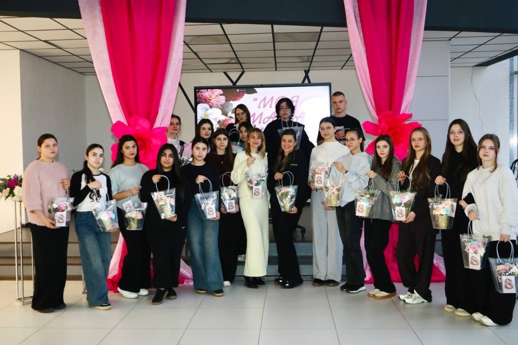 В Тбилисском районе прошёл творческий мастер-класс к 8 Марта В Тбилисском районе прошёл творческий мастер-класс к 8 Марта