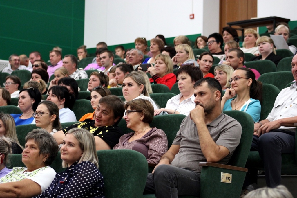 В Тбилисской состоялось праздничное мероприятие ко Дню учителя