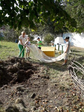 Воспитанники детского сада «Родничок» приняли участие в акции «Осенняя неделя добра»