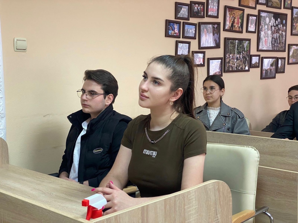 Состоялось первое лекционное занятие Молодежной школы правовой и политической культуры