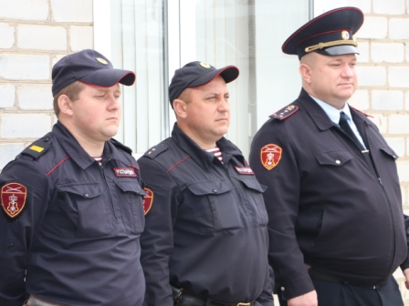 В Тбилисском районе сотрудников отдела вневедомственной охраны поздравили с праздником