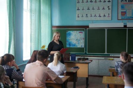 Молодые депутаты проводят классные часы в тбилисских школах Молодые депутаты проводят классные часы в тбилисских школах